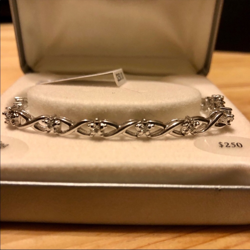 Sterling Silver Diamond “XOXO” 7” Bracelet